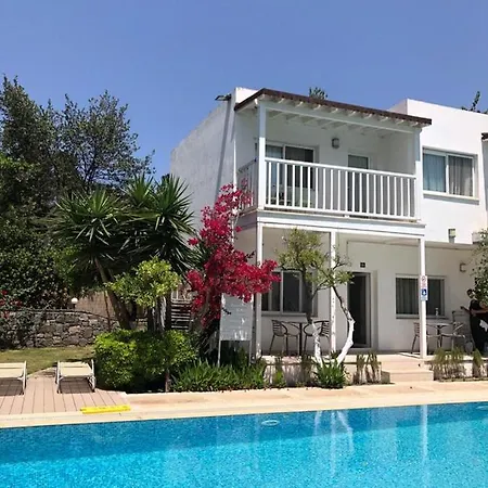 מלון Hotel Gumusluk