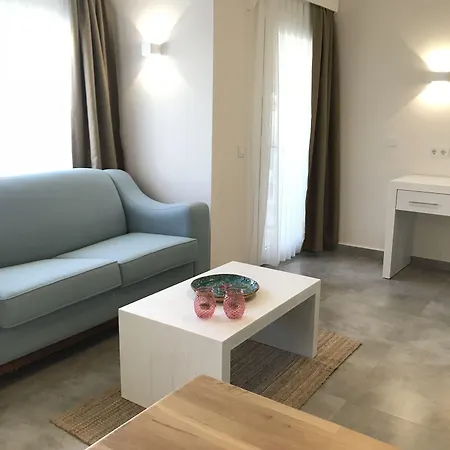 Hotel Gumusluk Ξενοδοχείο 3*