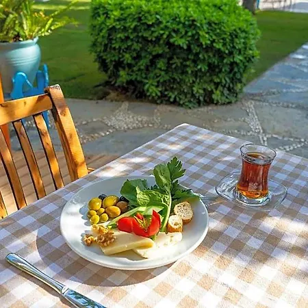 Hotel Gumusluk 3*