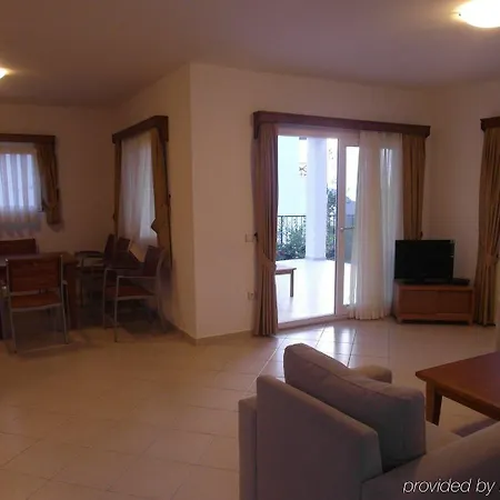 Hotel Gumusluk Отель 3*