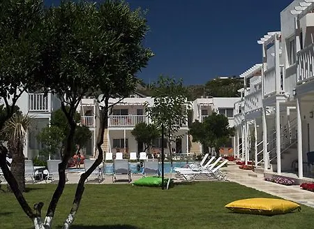Hotel Gumusluk Ξενοδοχείο 3*